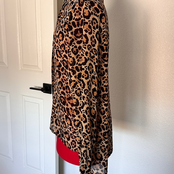 H&M Leopard Print Button-Up Blouse - Picture 4 of 10